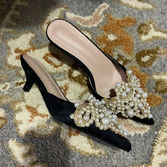 Beaded heels - Picture 1 of 5